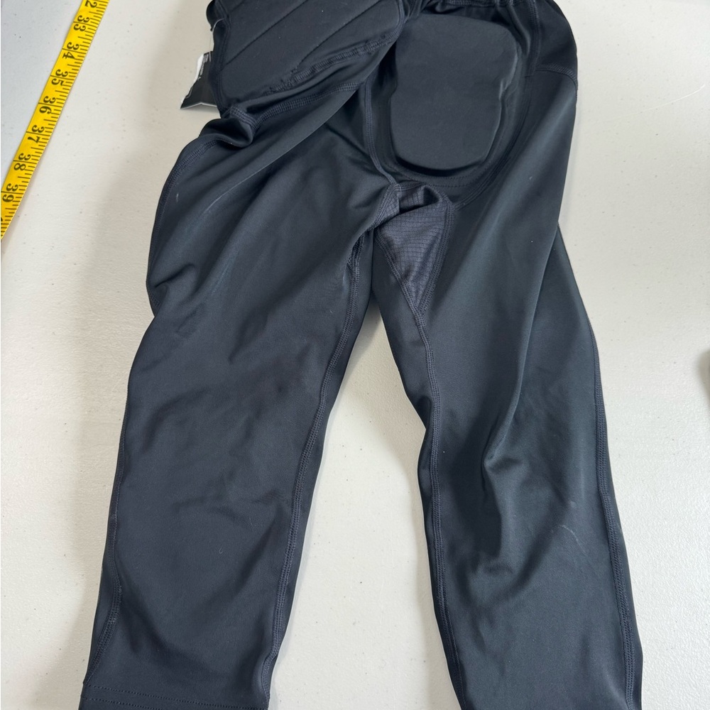 Under Armour kid’s Black Padded football Pants - Picture 2 of 5